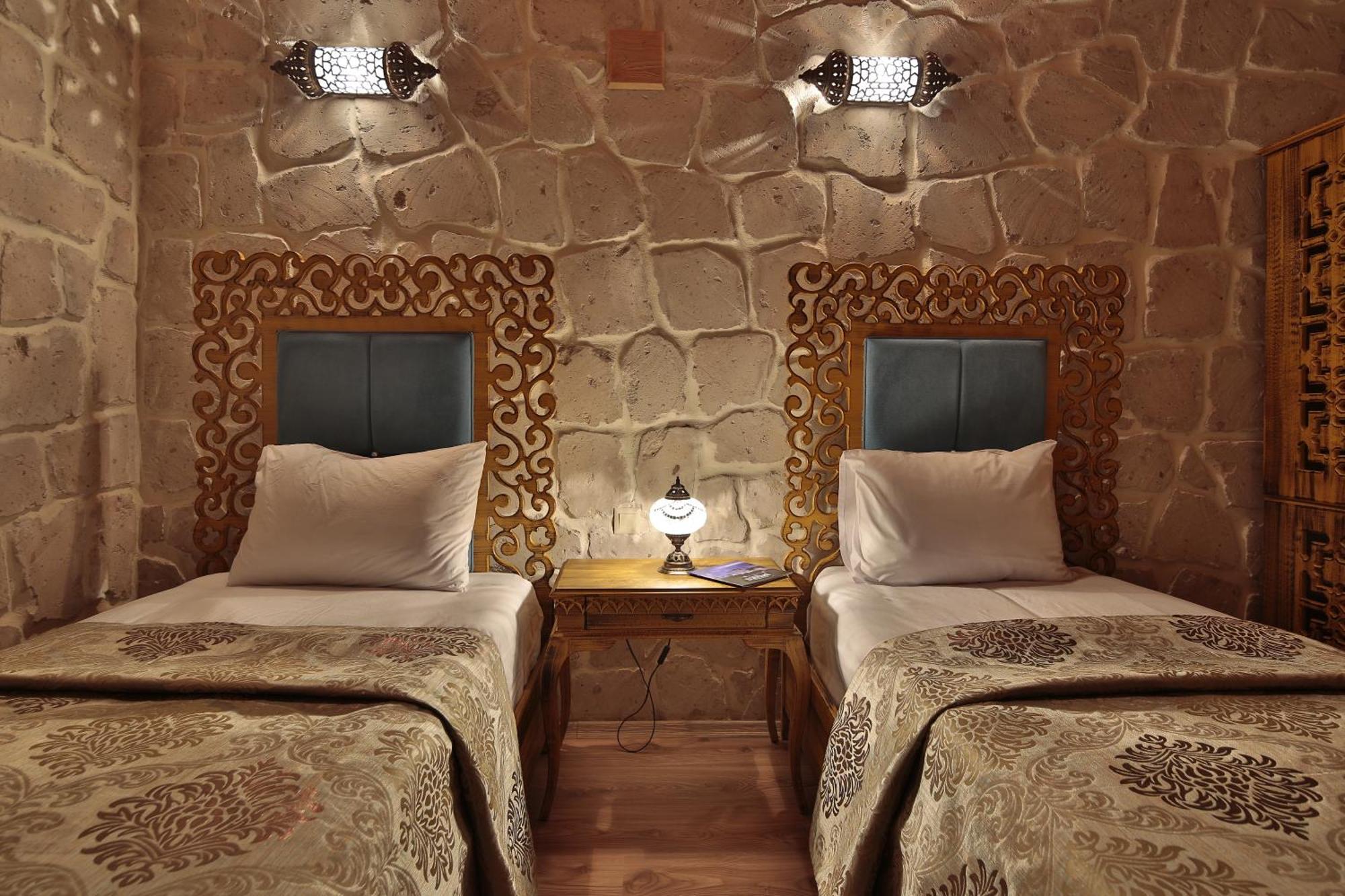 Elevres Stone House Hotel Юргюп Екстериор снимка
