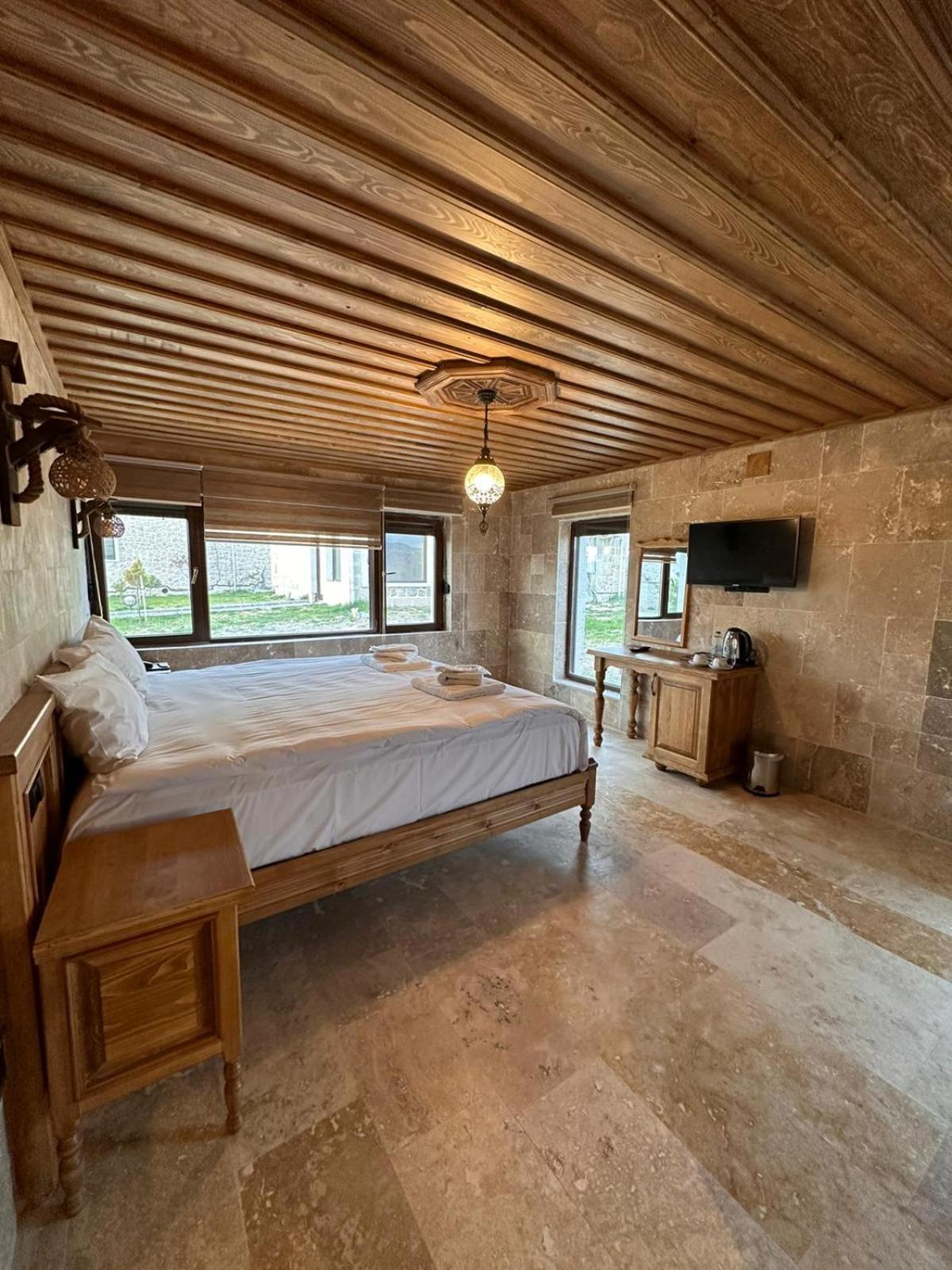 Elevres Stone House Hotel Юргюп Екстериор снимка