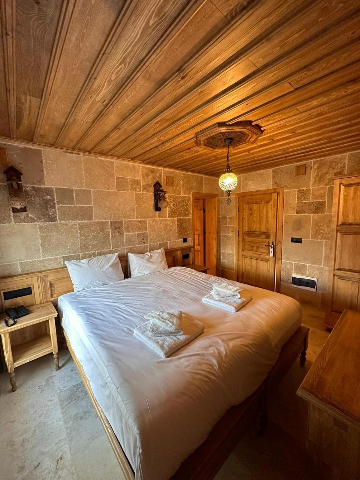 Elevres Stone House Hotel Юргюп Екстериор снимка