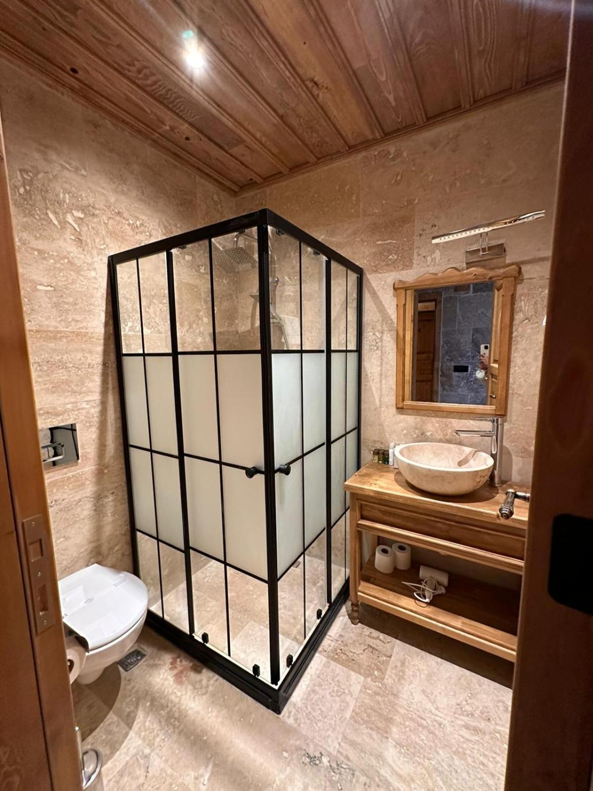 Elevres Stone House Hotel Юргюп Екстериор снимка