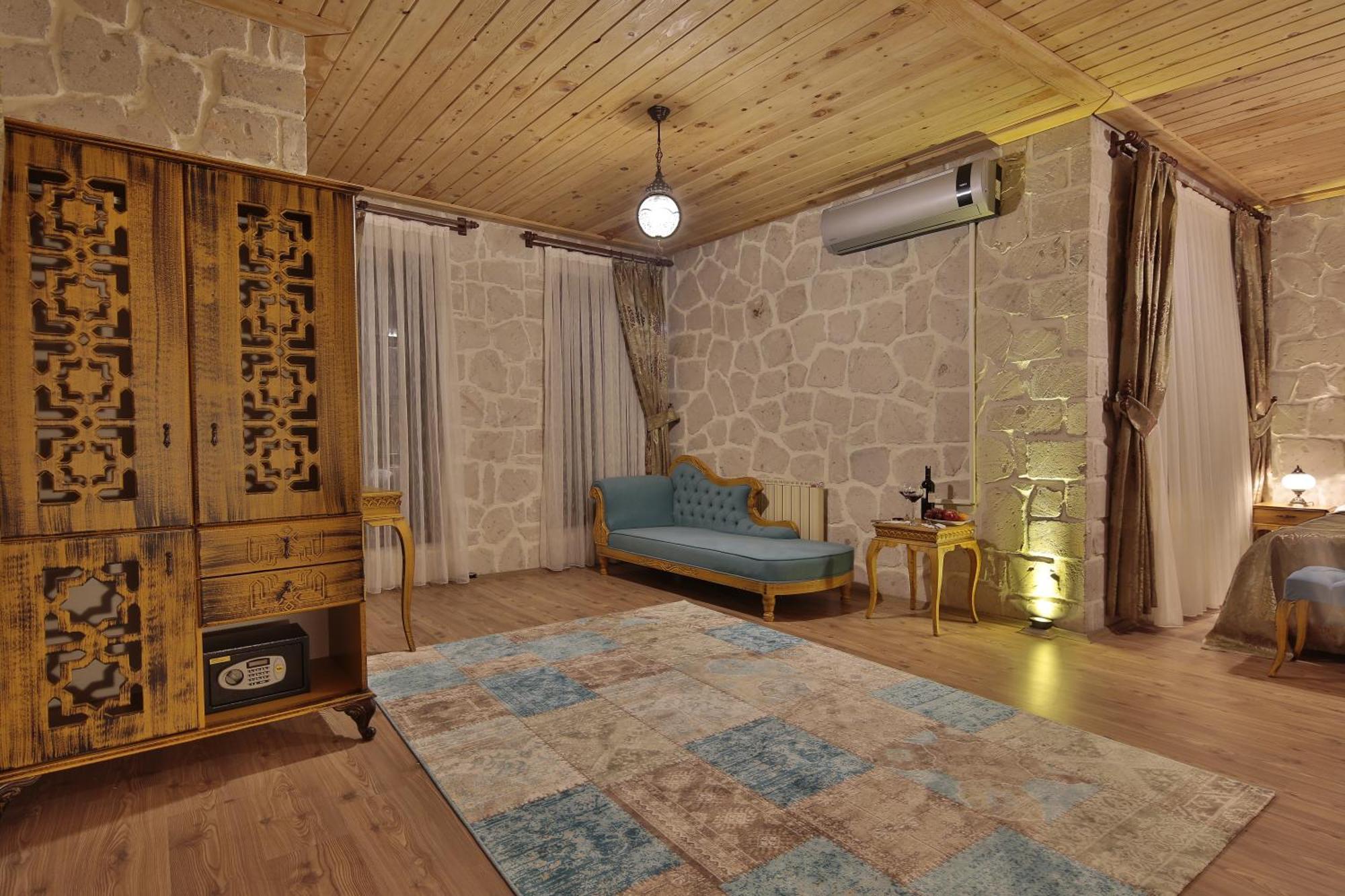 Elevres Stone House Hotel Юргюп Екстериор снимка